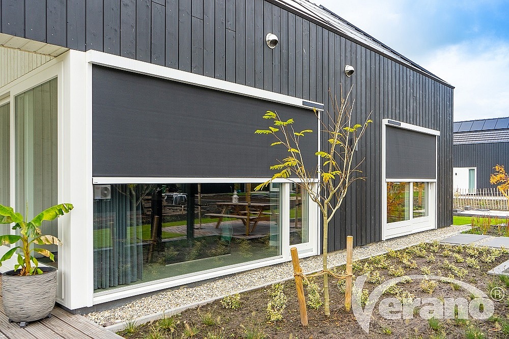 01 solar screen met zonnepaneel V550 Solar screens op zonne energie draadloos op maat gemaakt