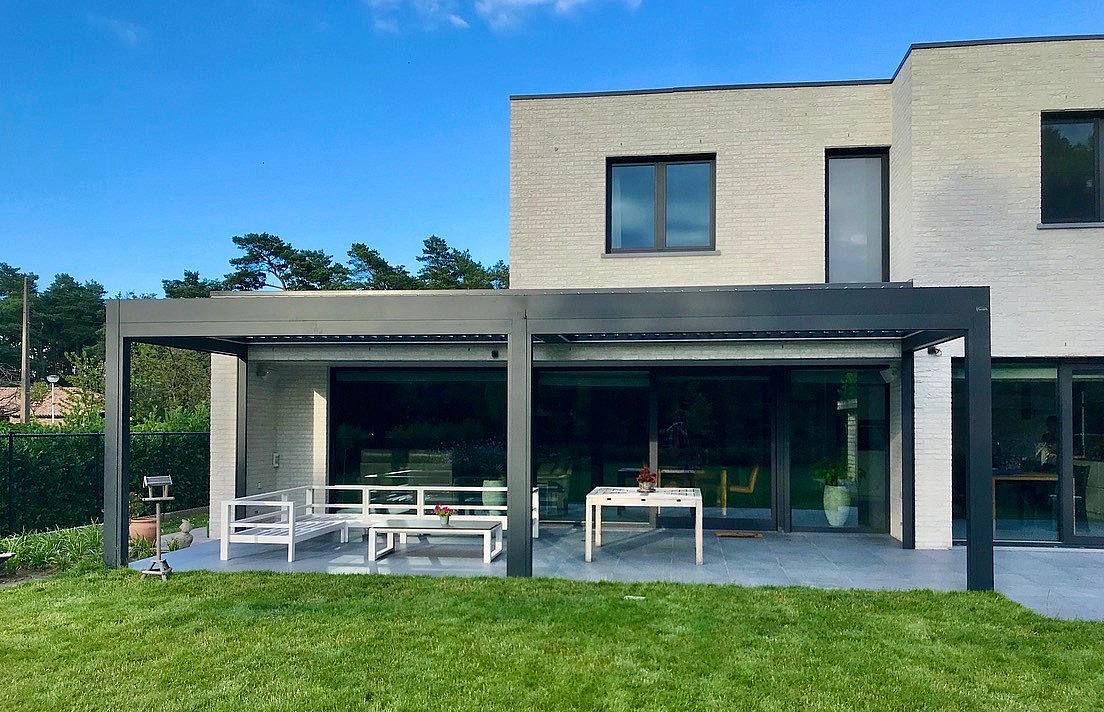 Lamellendak Beerse gesloten toestand overkapping terrasoverkappingen
