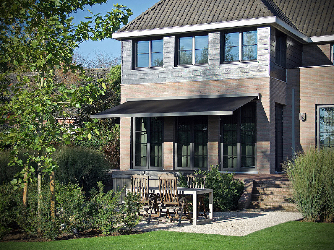 Knikarmscherm Santander Verano V460 Zwart ral 9005 Meerle5