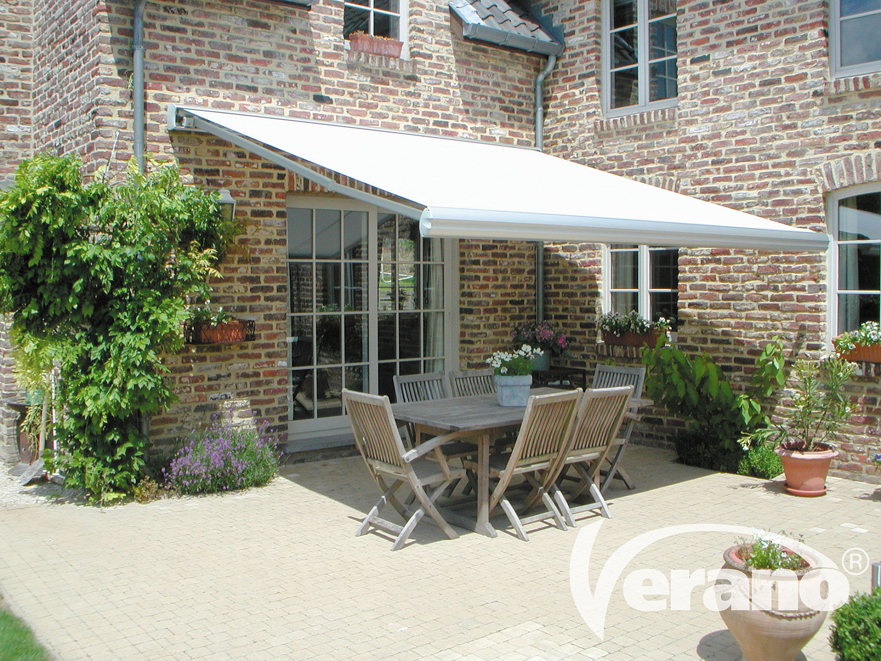 Knikarm zonneluifel - elektrische zonneluifel - knikarmscherm - zonnetent - elektrisch zonnescherm - op maat gemaakt - terras - elektrische zonwering