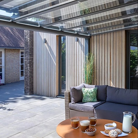 Horeca overkapping 2 glazen overkapping aan huis moderne stijl