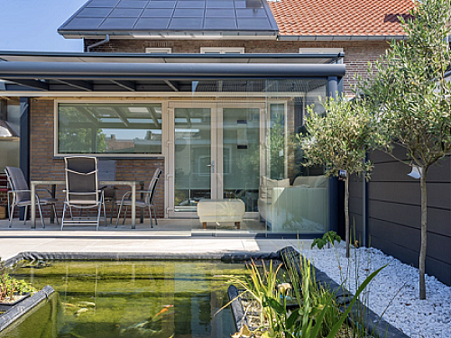 Overkapping met glas en verandazonwering - tuinkamer - pergola