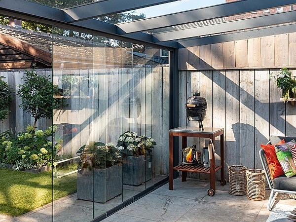 Overkapping dicht maken glazen schuifwanden resize