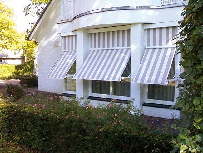 stormvast uitvalscherm - klassiek - buitenzonwering - zonwering - vaste arm - ramen - aan muur bevestigd - zonnescherm - elektrische bediening