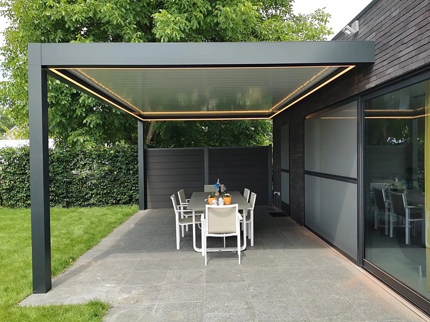 aanbouw terrasoverkapping lamellen Ravels ledverlichting moderne stijl